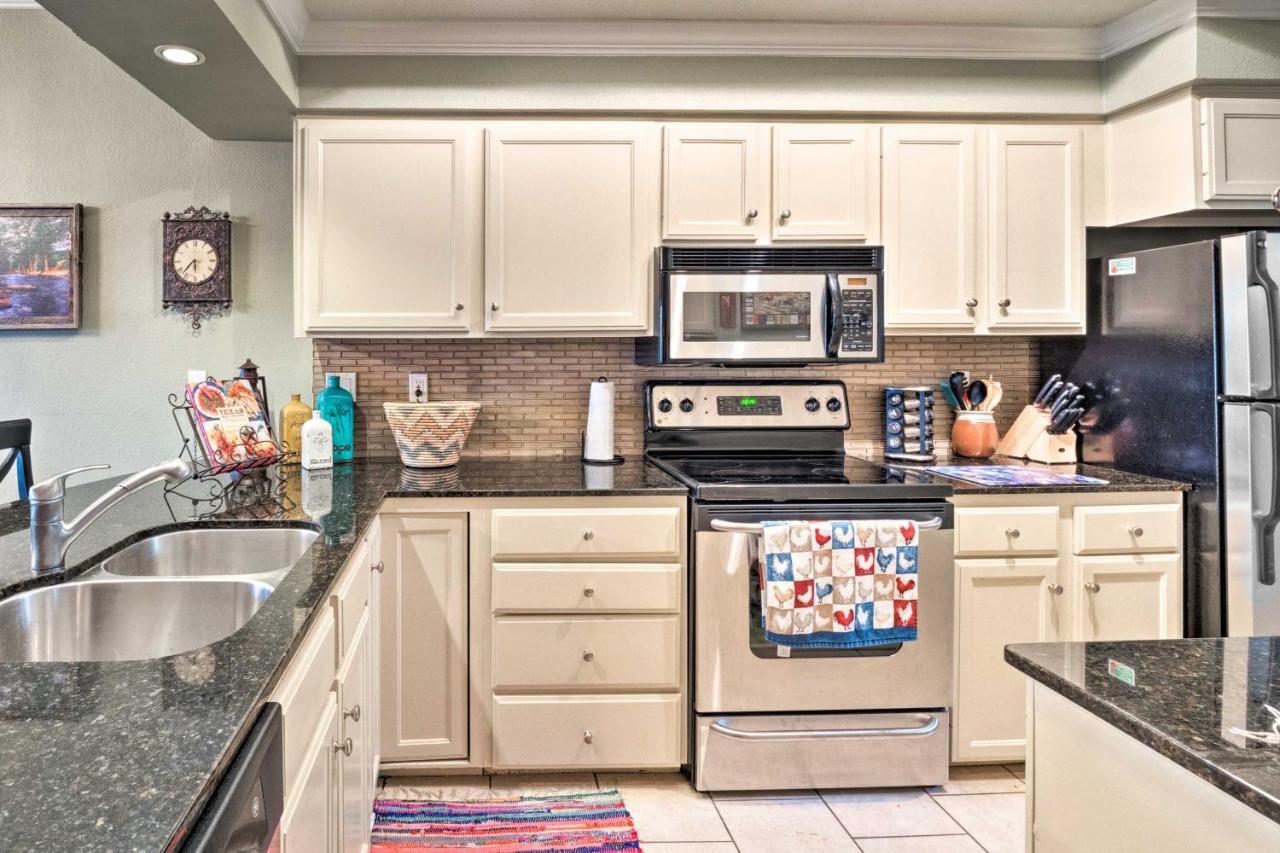 Lakefront Lago Vista Condo With Resort Amenities! Экстерьер фото